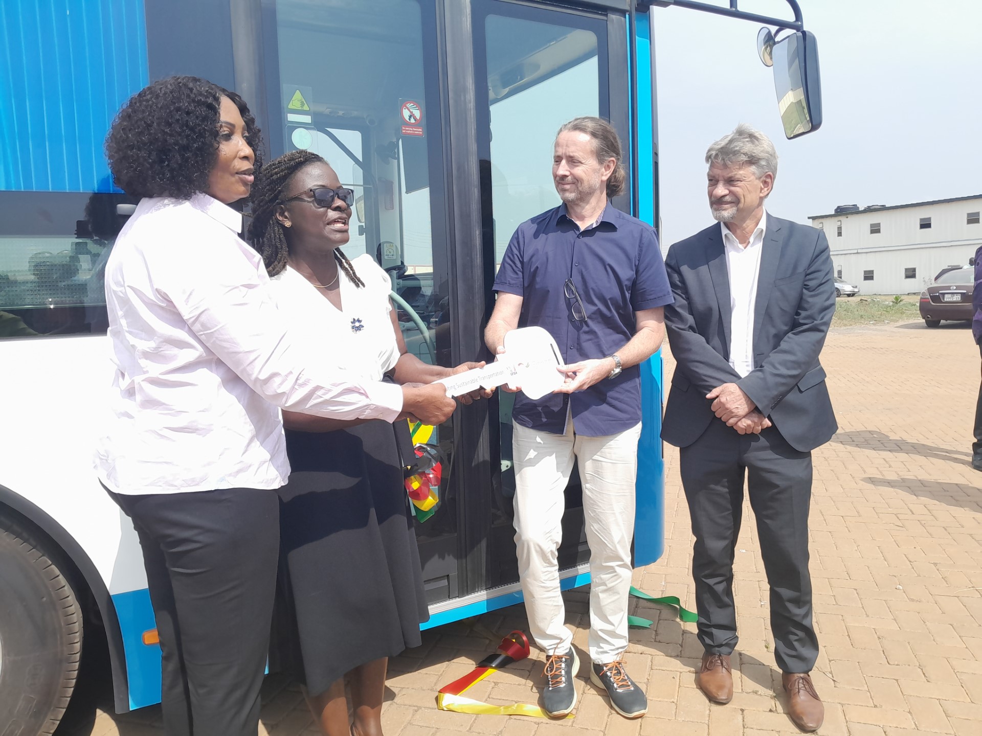GIZ presents an electric bus to the Ghana Free Zones Board