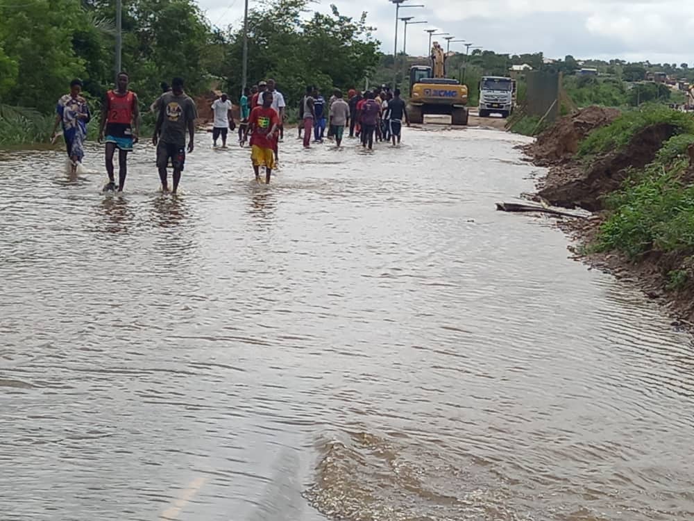 River Ayensu floods displace over 2000 people at Gomoa Adwawukwa, other communities