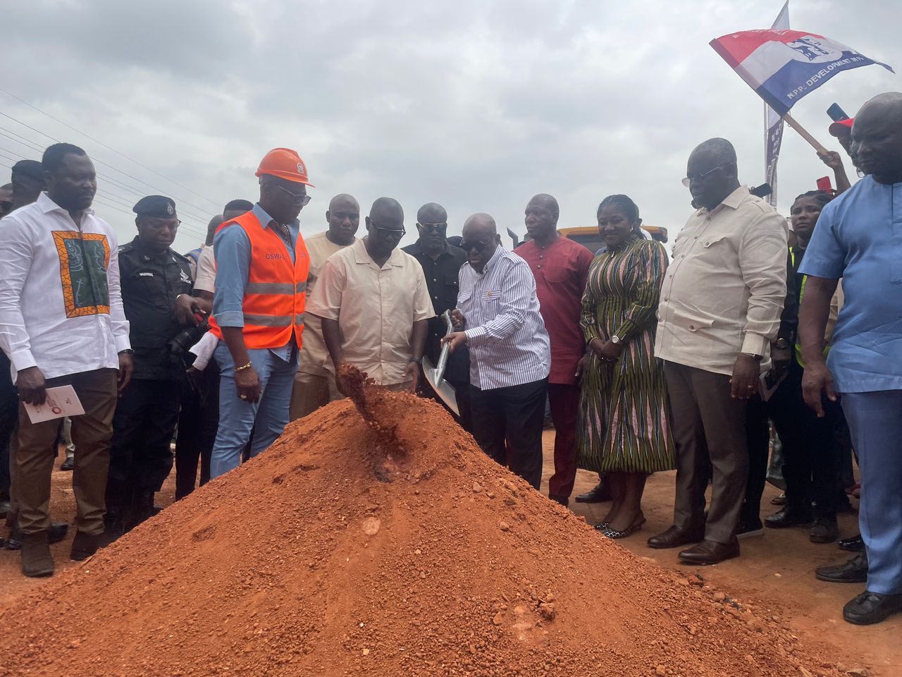 President breaks ground for commencement of Adentan-Dodowa road project 