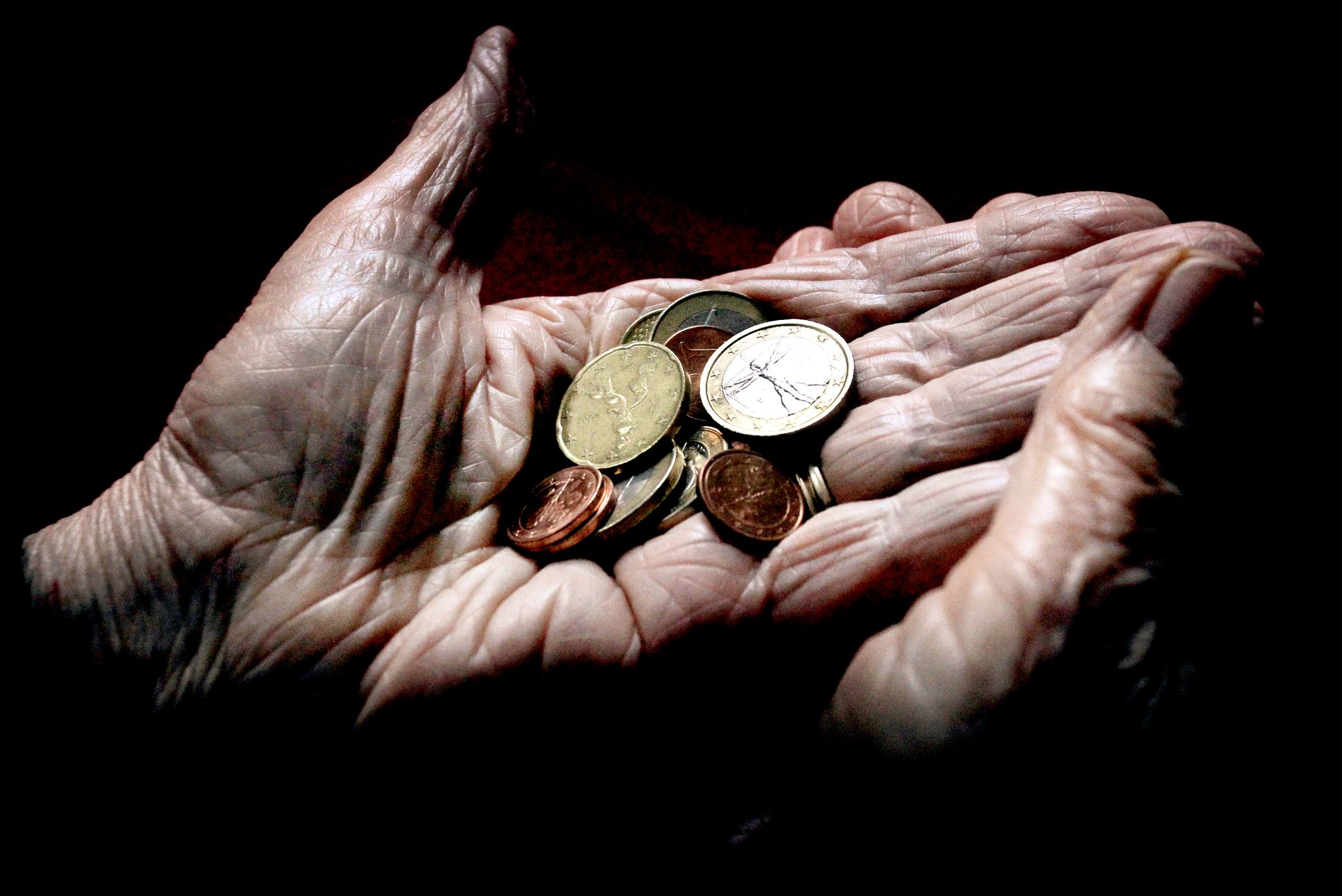 More than 3 million elderly Germans at risk of poverty