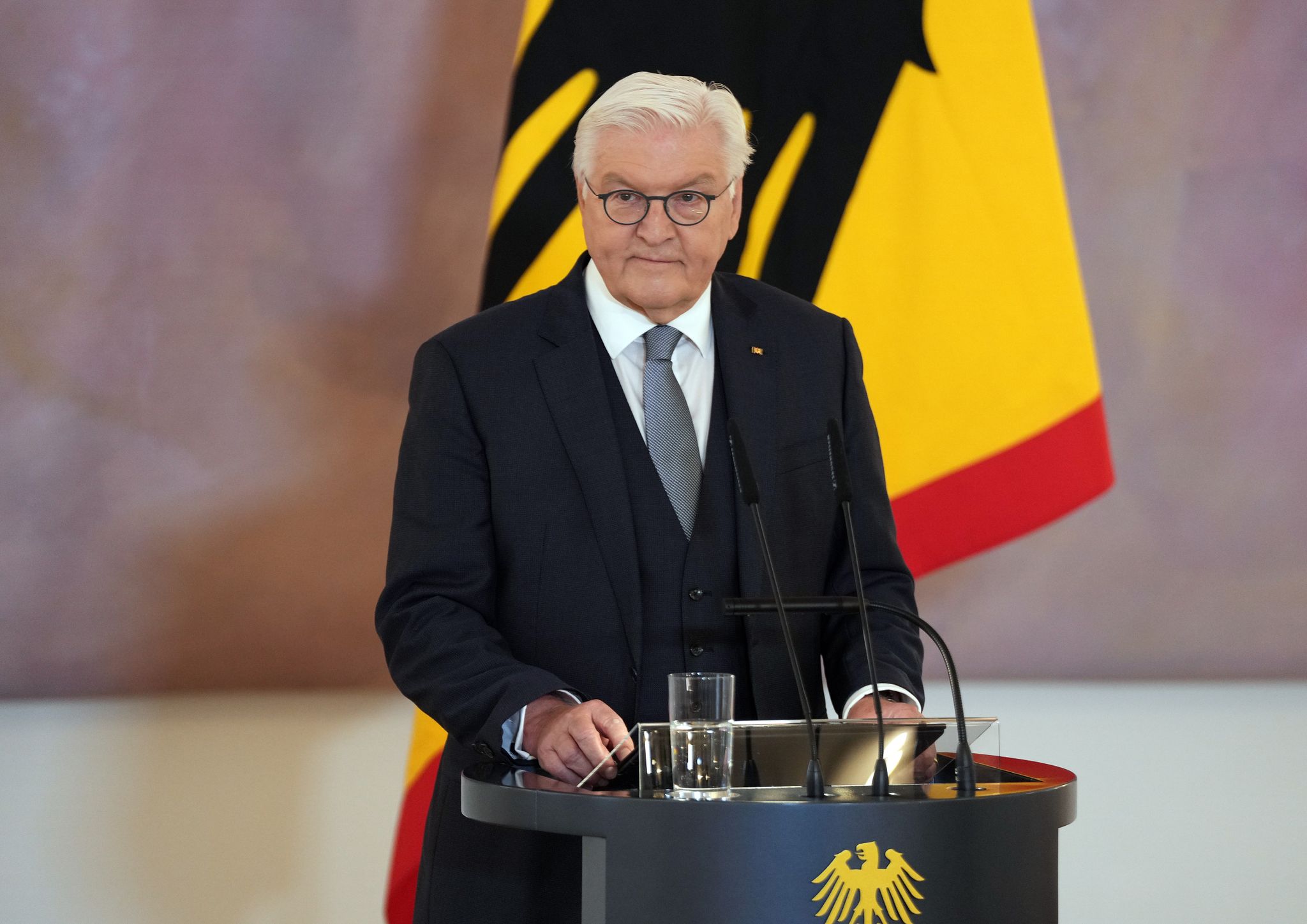 German president dissolves parliament, sets February 23 election date