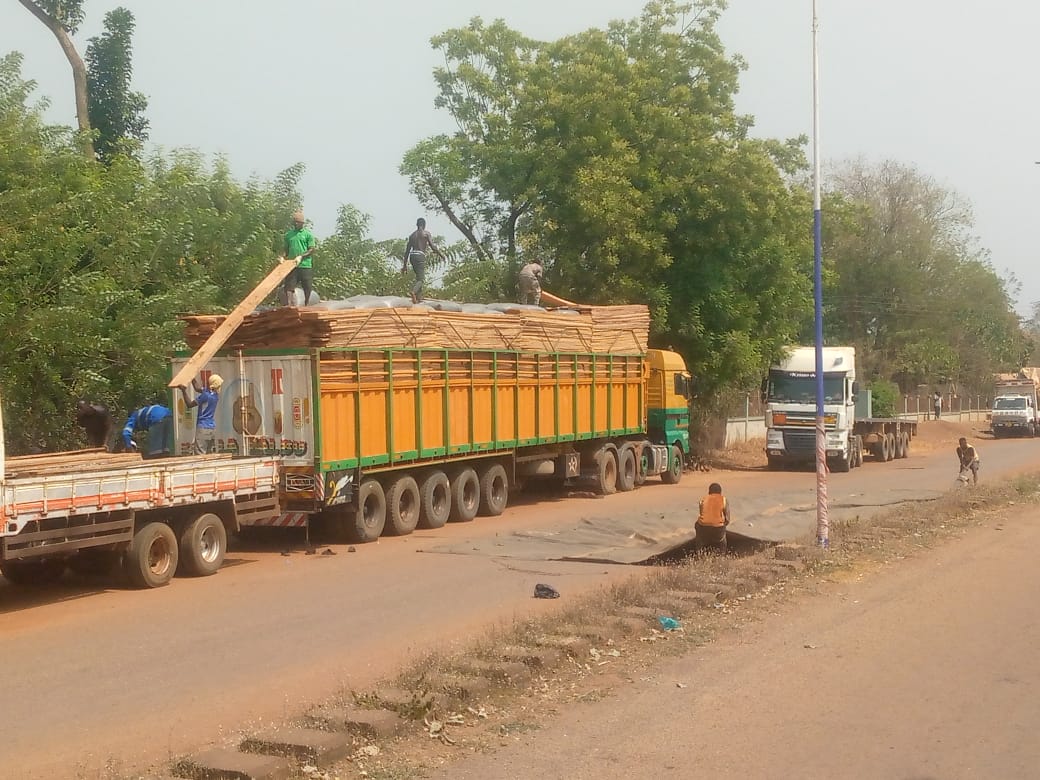 COCOBOD seizes trucks loaded with bags of cocoa, lumber ?   