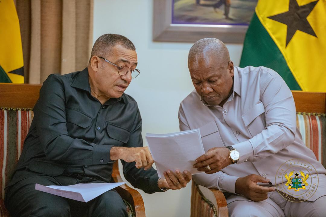 President Mahama holds bilateral discussions with São Tomé counterpart